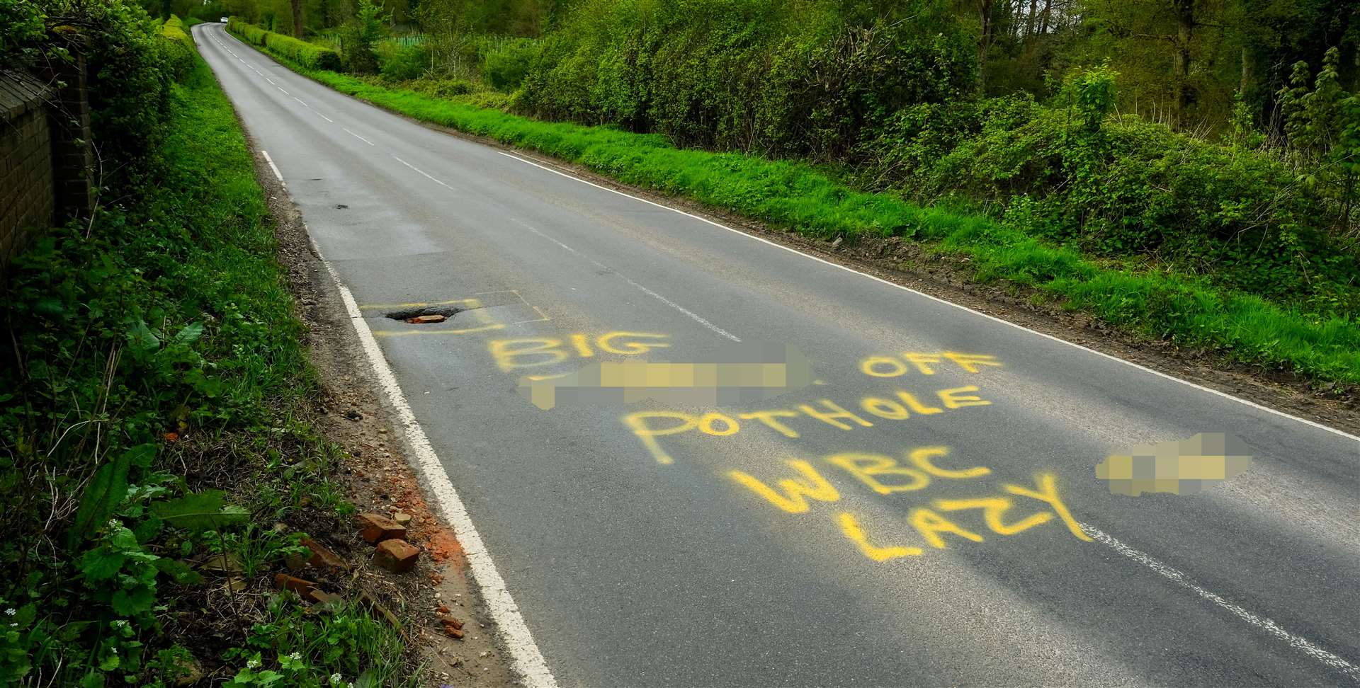 Pothole in Common Hill near Bradfield