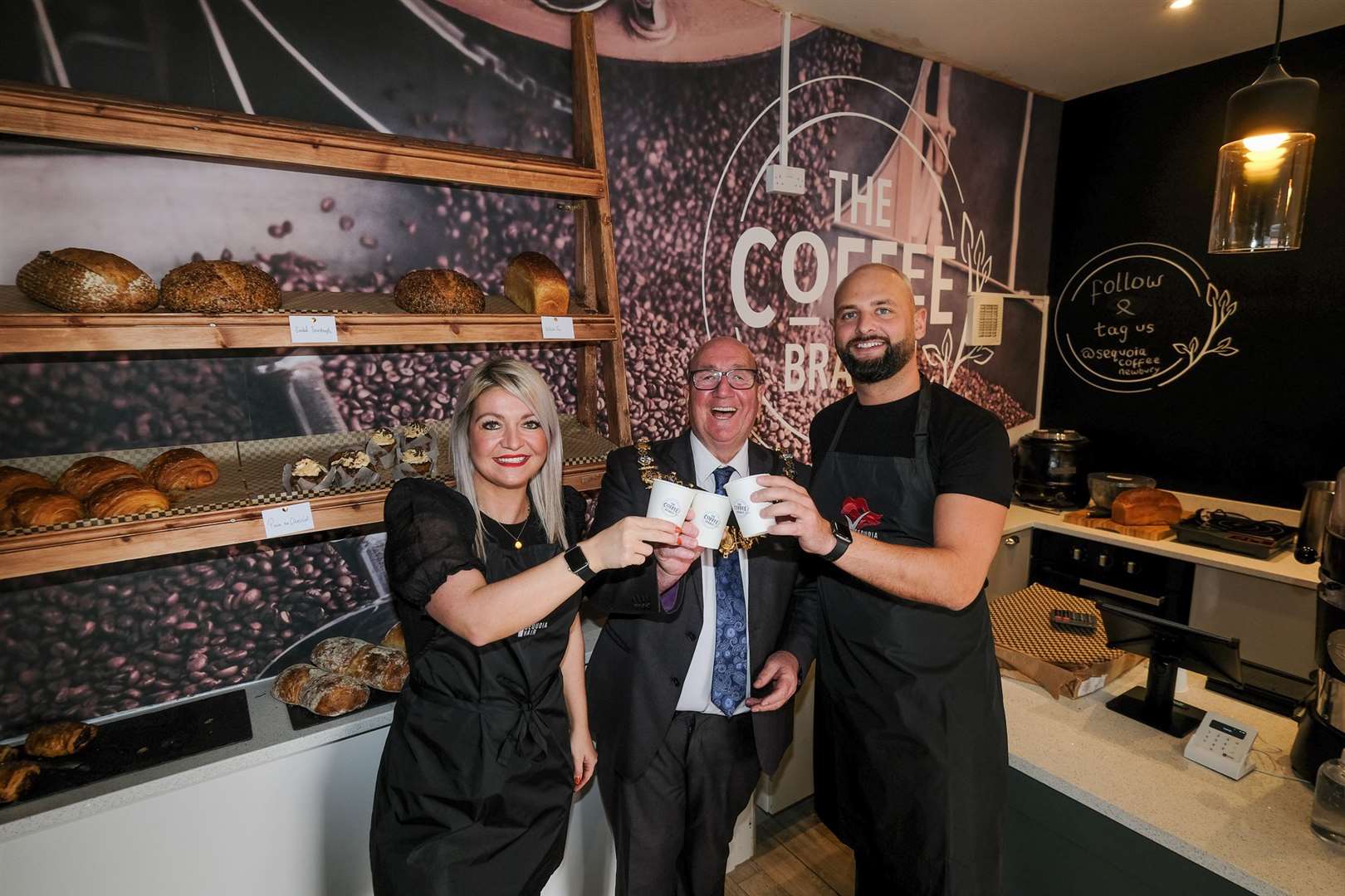 There was also time to grab a quick cuppa. .Ref: 44-0221. (52732216)