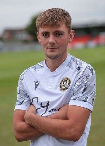 Cameron Squires of Hungerford Town U23s