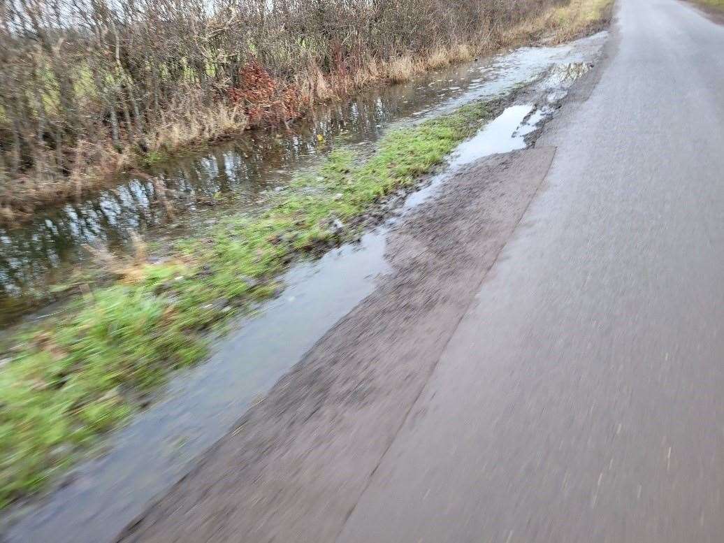 Verge damage (62459472)