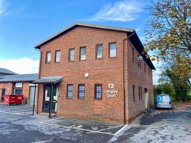 Langley Business Court, Beedon