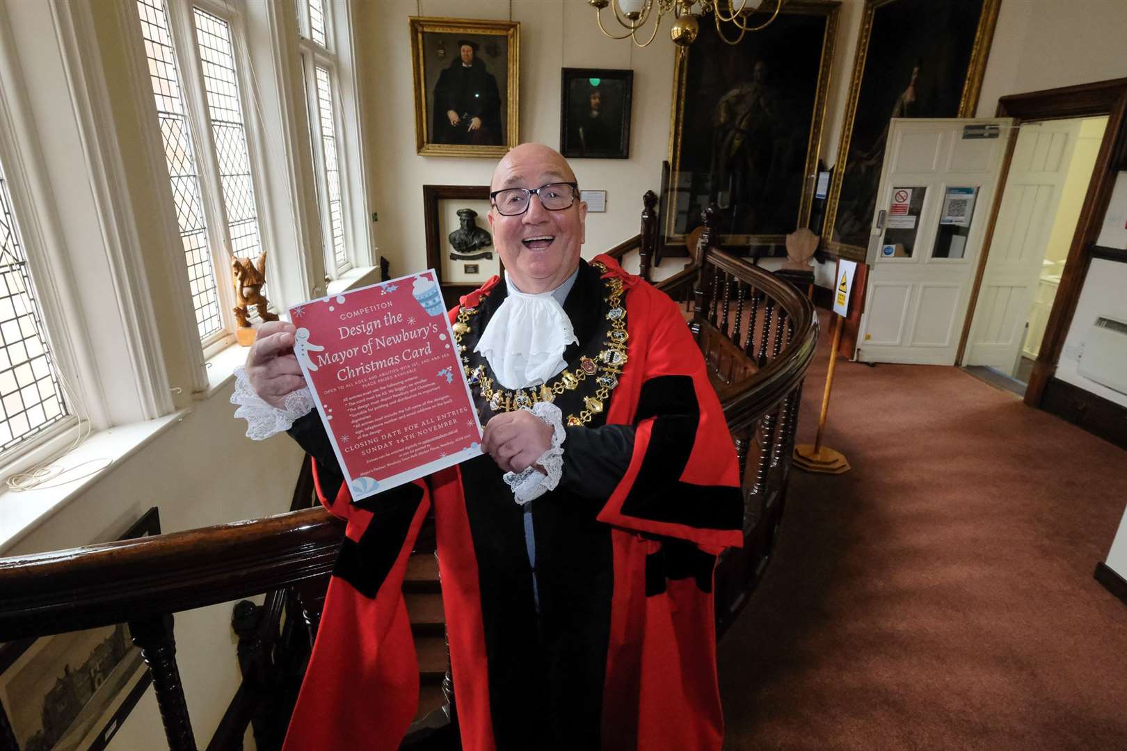 Mayor of Newbury Billy Drummond launches this years Christmas card competition Ref: 41-1721