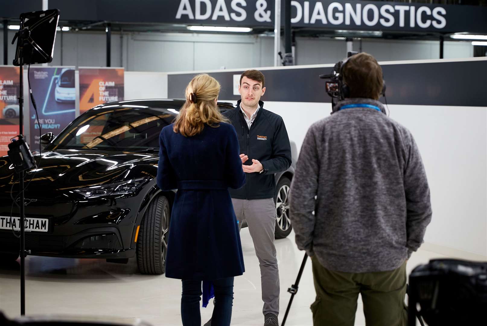 Vehicle technology specialist at Thatcham Research Tom Leggett with BBC transport correspondent Katy Austin