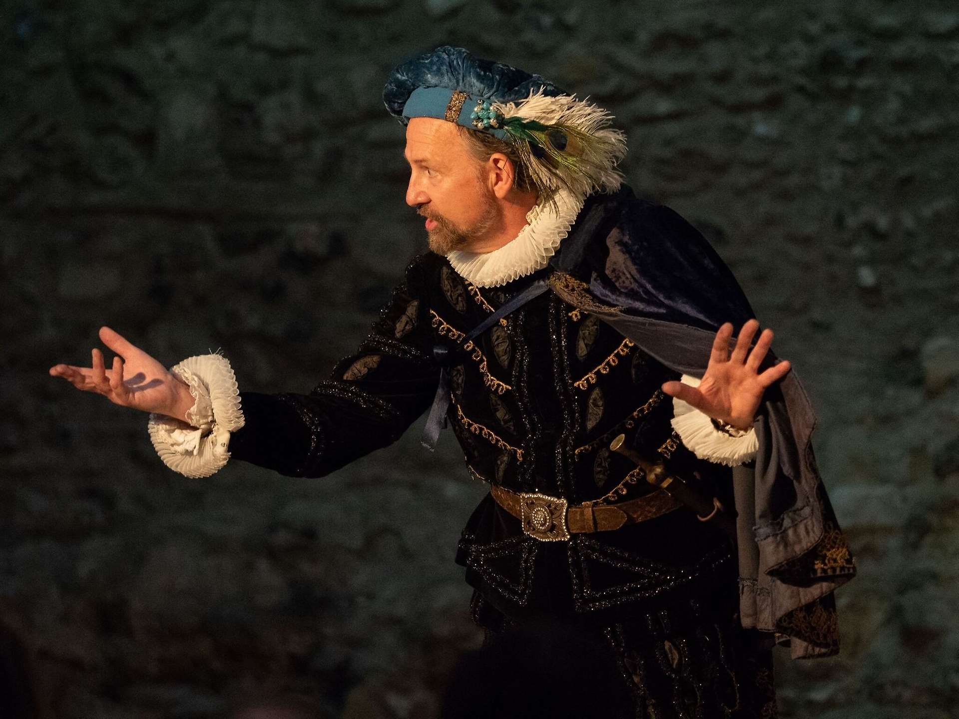 Pictured above: Adam Kotz as Sir Walter Raleigh in Sir Walter’s Women, by Rachel O’Neill, Winchester Great Hall, 2018