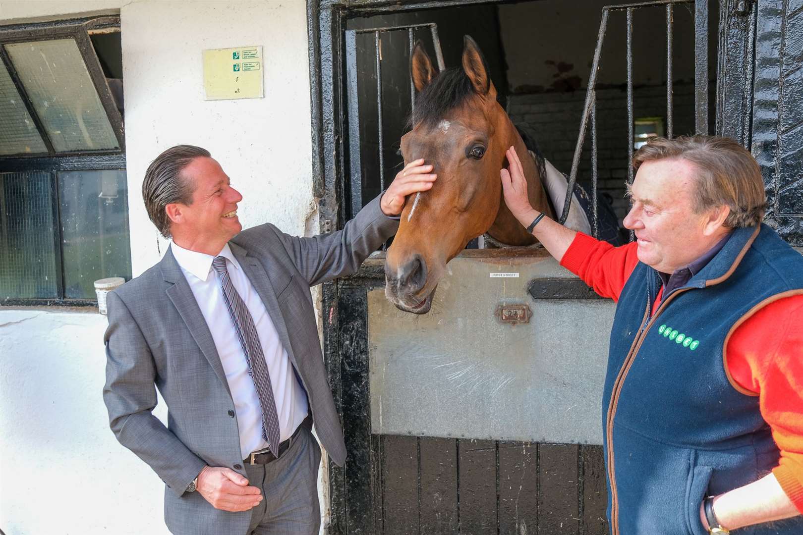 Sports Minister Nigel Huddleston visits Nicky Hendersons Yard in Lambourn (55921299)