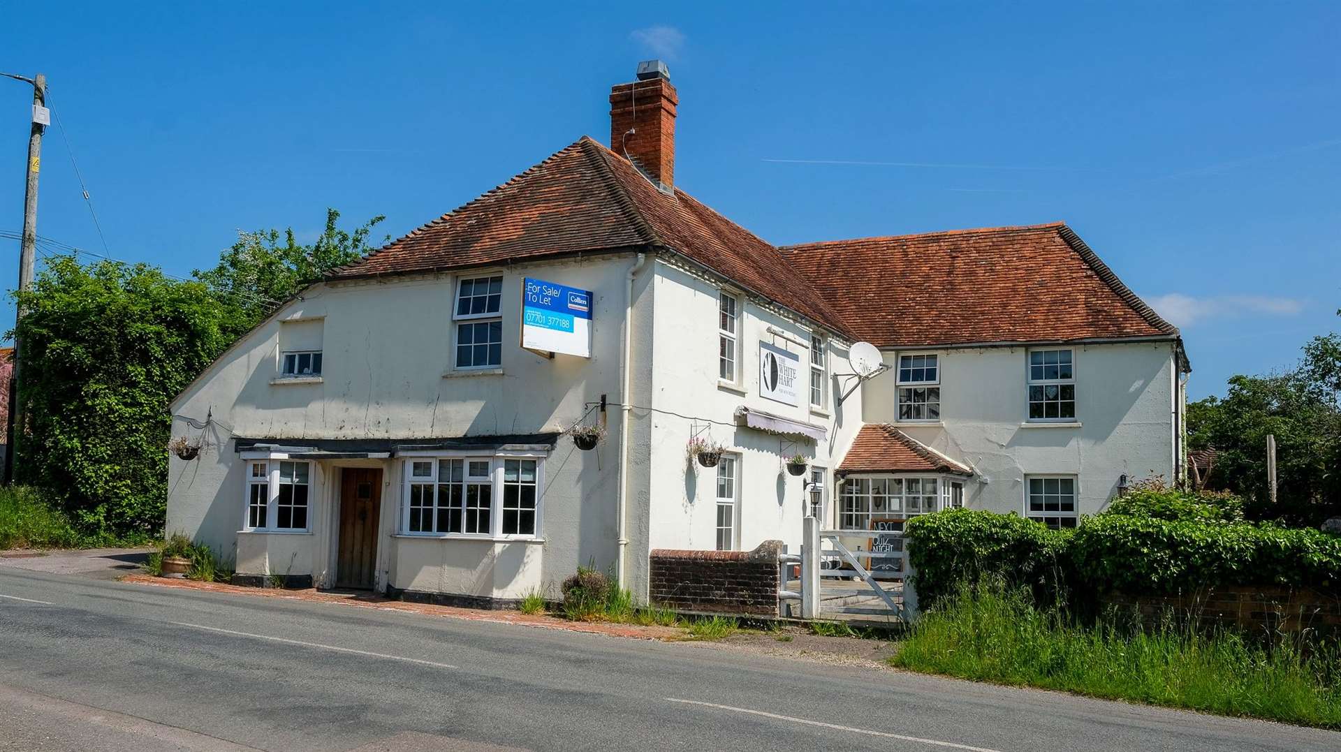 The White Hart Inn, at Hamstead Marshall
