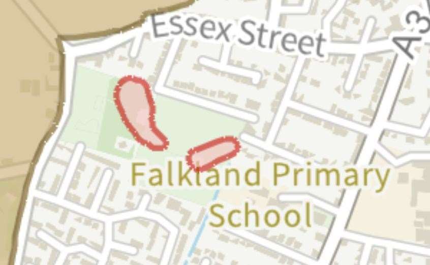 The location of the barrows at Wash Common