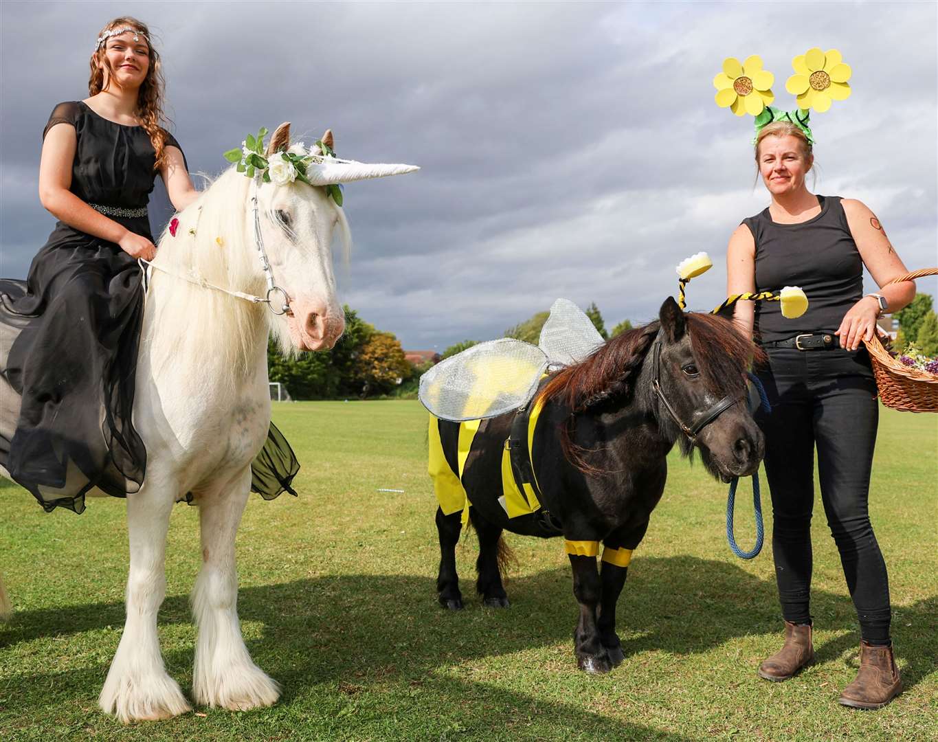 Lambourn Carnival - Chloe Folwer with Laddie Ruth Warren with Hamish