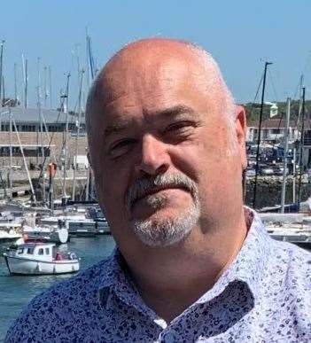 Stephen Folland (58407278)