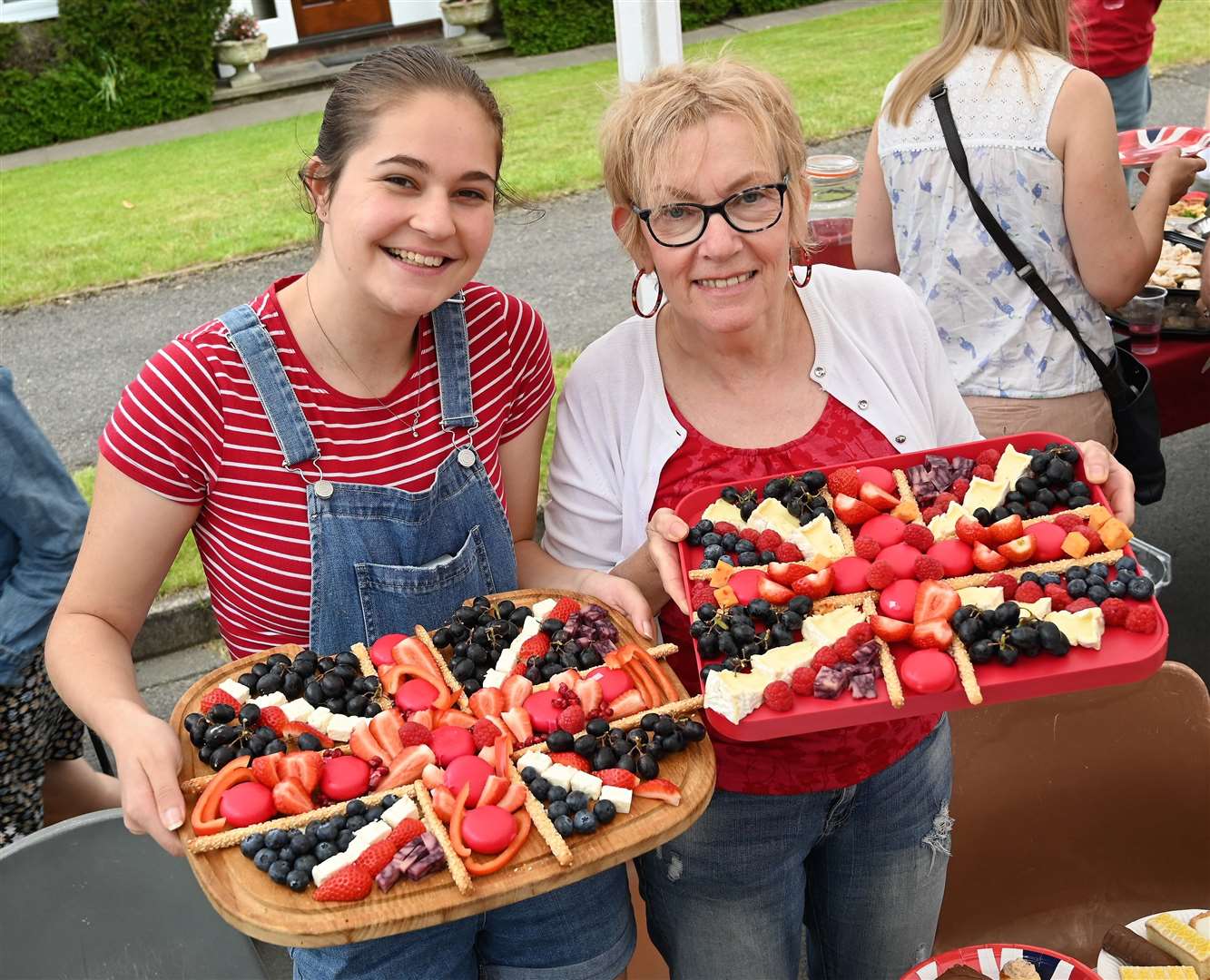 Conifer Crest, Wash Common - Bethany (18) and her mum Angela Sirianni with fruit & cheese boards (57089674)