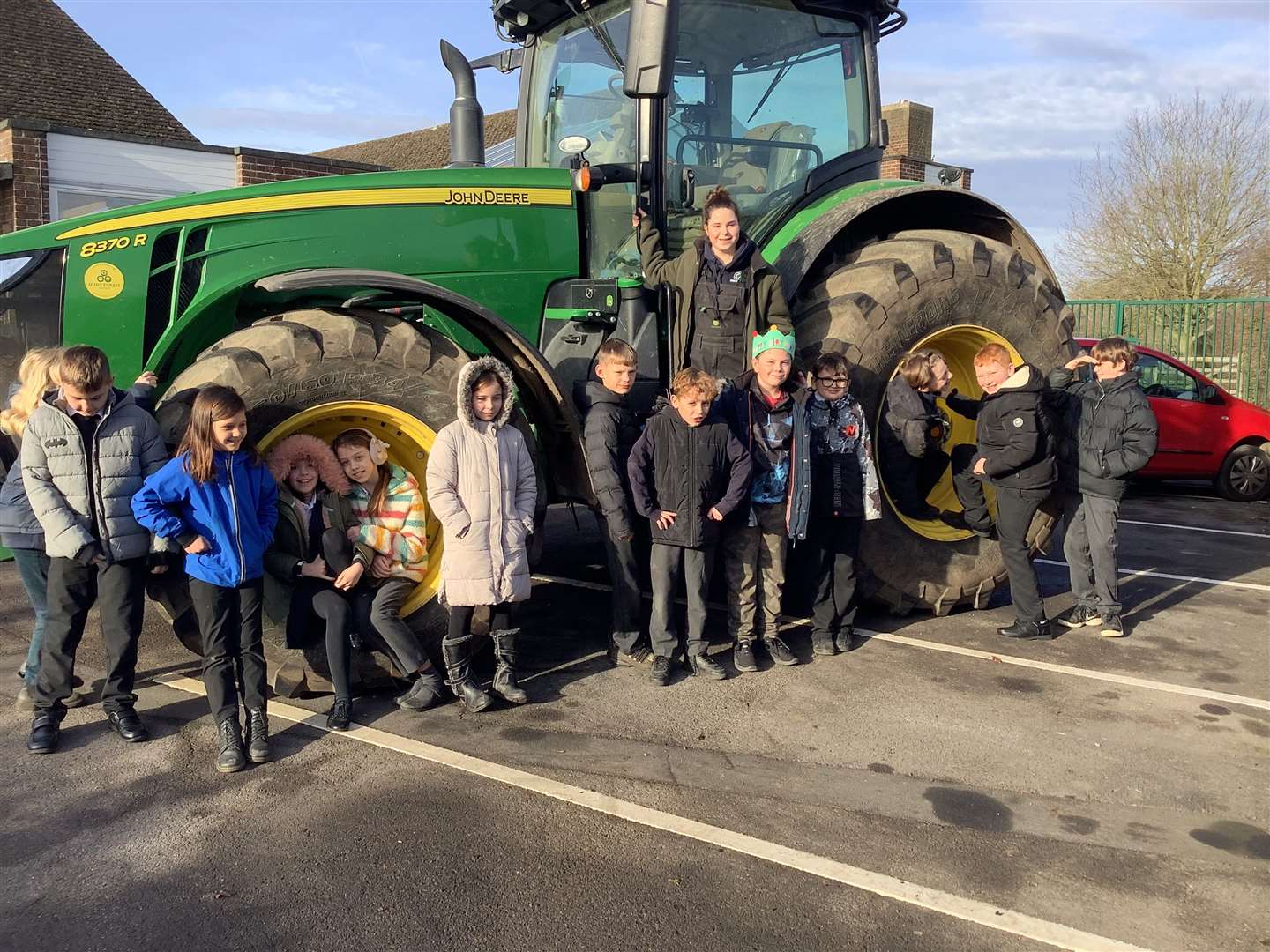 Berkshire Farm Girl with Beedon Primary School pupils