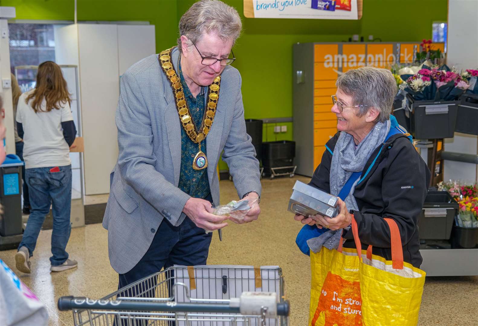 Mayor of Thatcham Mark Lillycrop popped down to show support