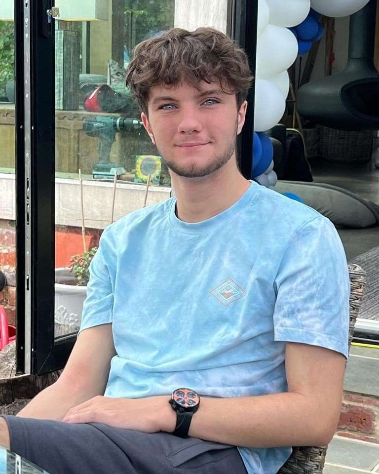 Charlie Haw (58858073)
