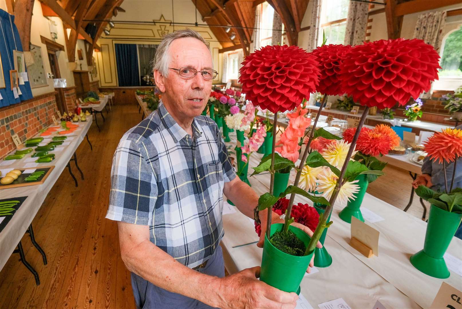 Doug Ellis took home the top prize for his dahlia vase