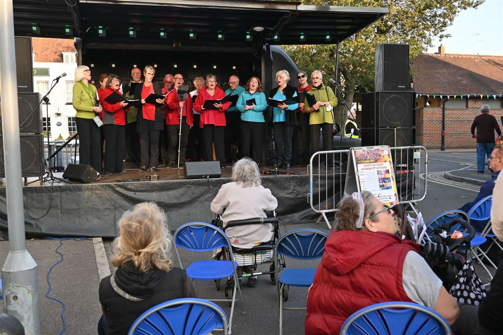 Thatcham Festival Market and Music Harmony Choir Ref: 41-0821 (52209748)
