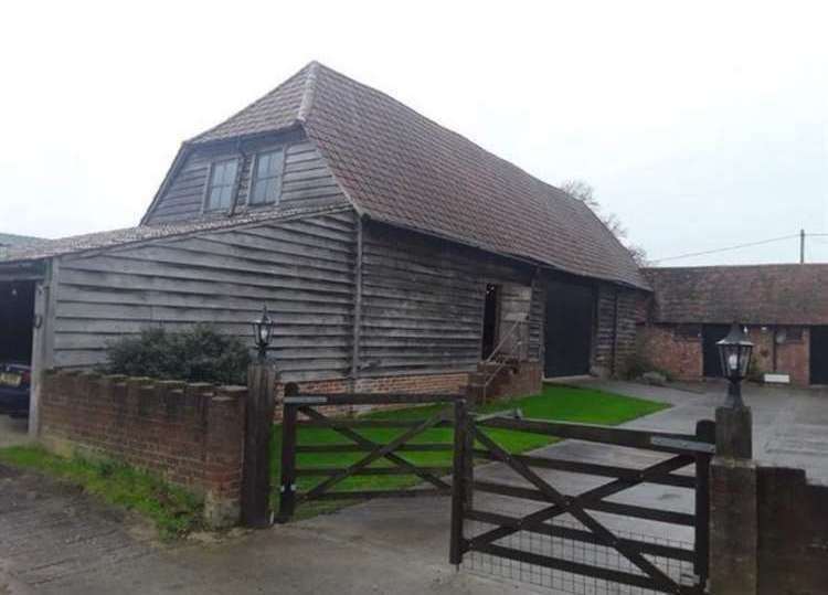 The existing timber tithe barn at Awberry Farm. Credit: WBC Planning Portal