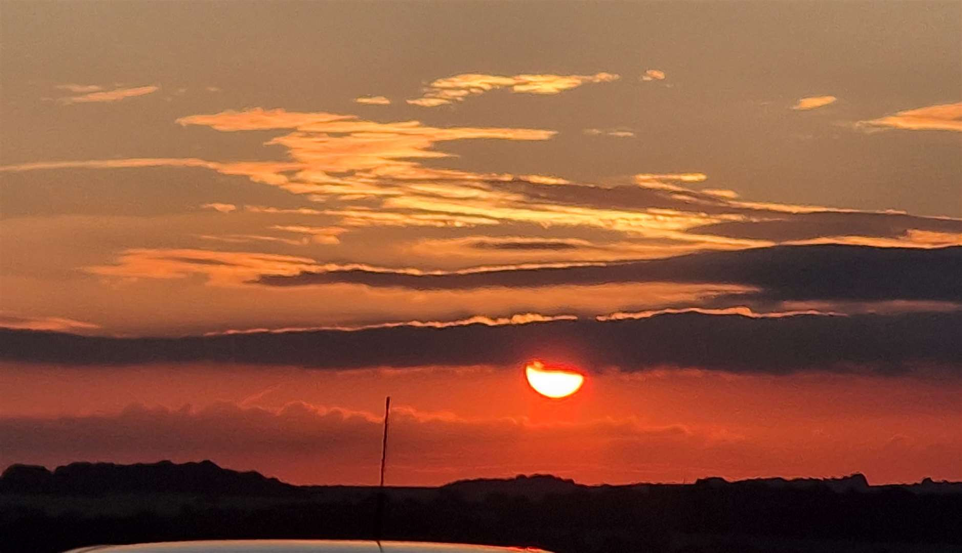 Beautiful sunset over Chaddleworth. Credit: Lisa Slade