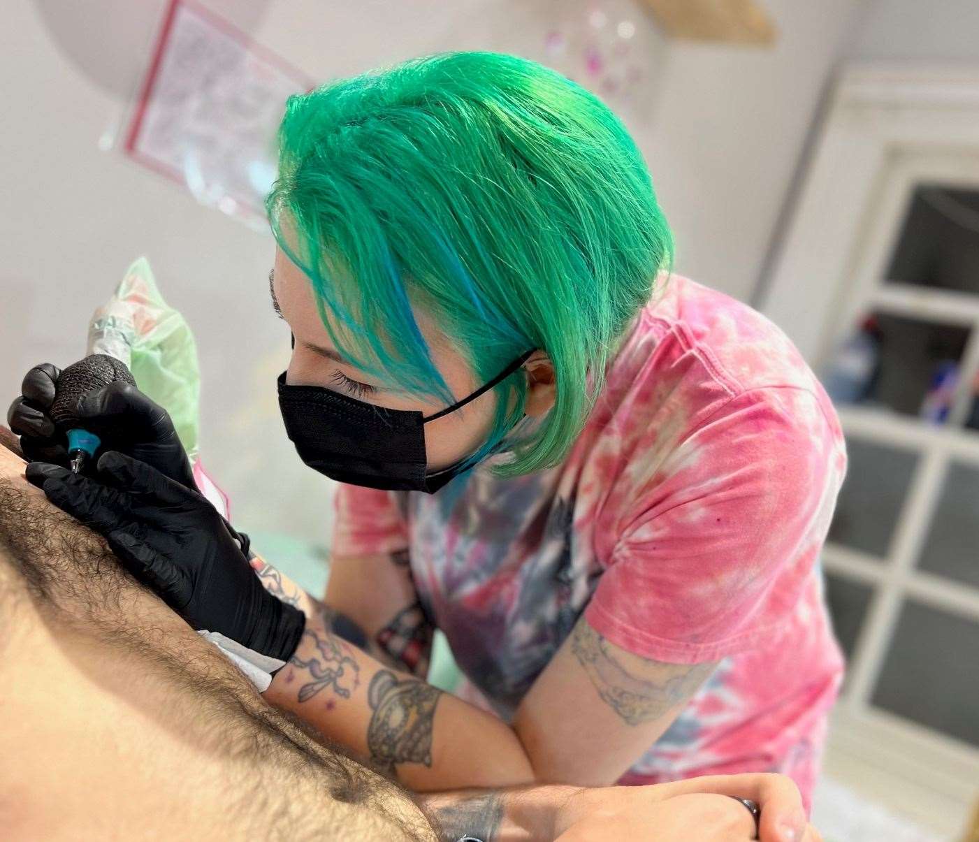 Thatcham Tattoo Fundraiser Empowering Breast Cancer Survivors Through Mastectomy Tattoo Alliance Support 3 Lou Henley, picture: Mark Eastmond