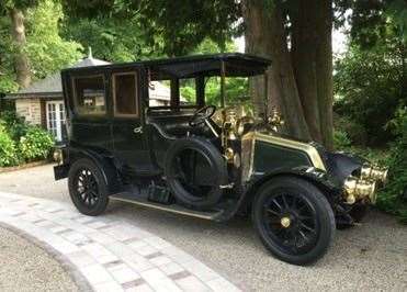 1908 Renault model VB1Rothschild bodyworkEngine 4 cyl 4.5 litres 4 gearsExported new to New York America after owners did the European tour. One of the largest cars available in period, normally chauffeur driven with owners in luxury in the rearI have owned the car for 25 years and toured extensively with it including Australia