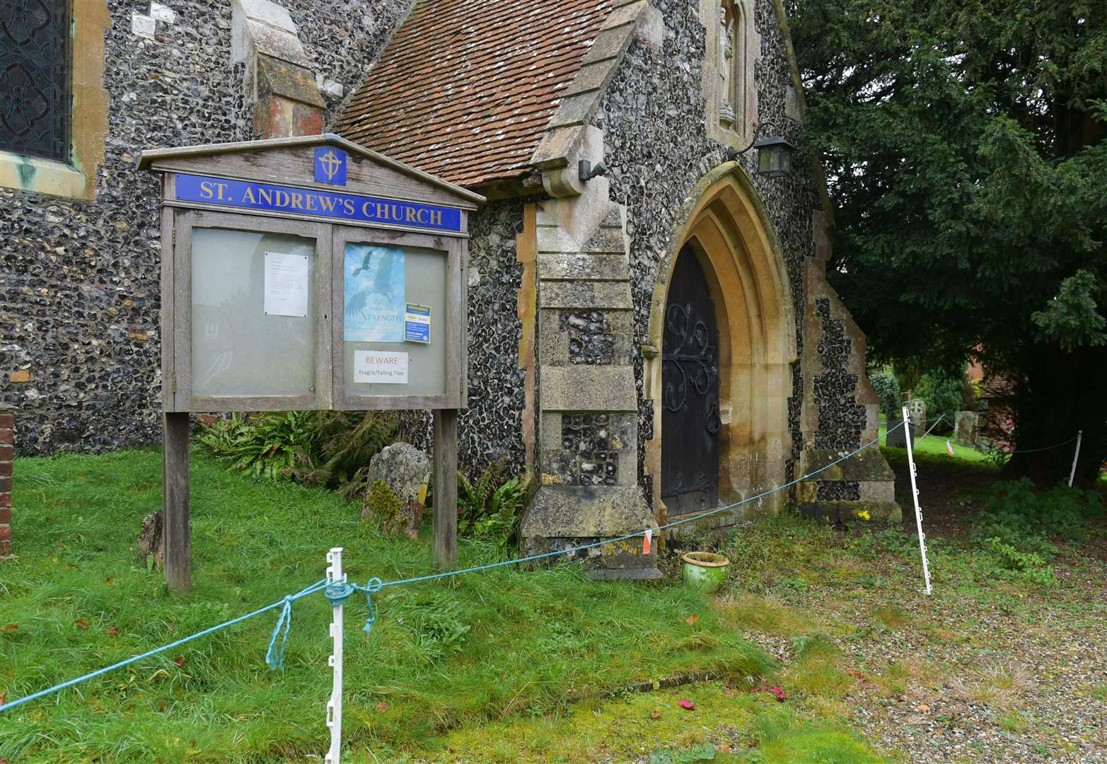 St Andrew's Church in 2017 (58084413)