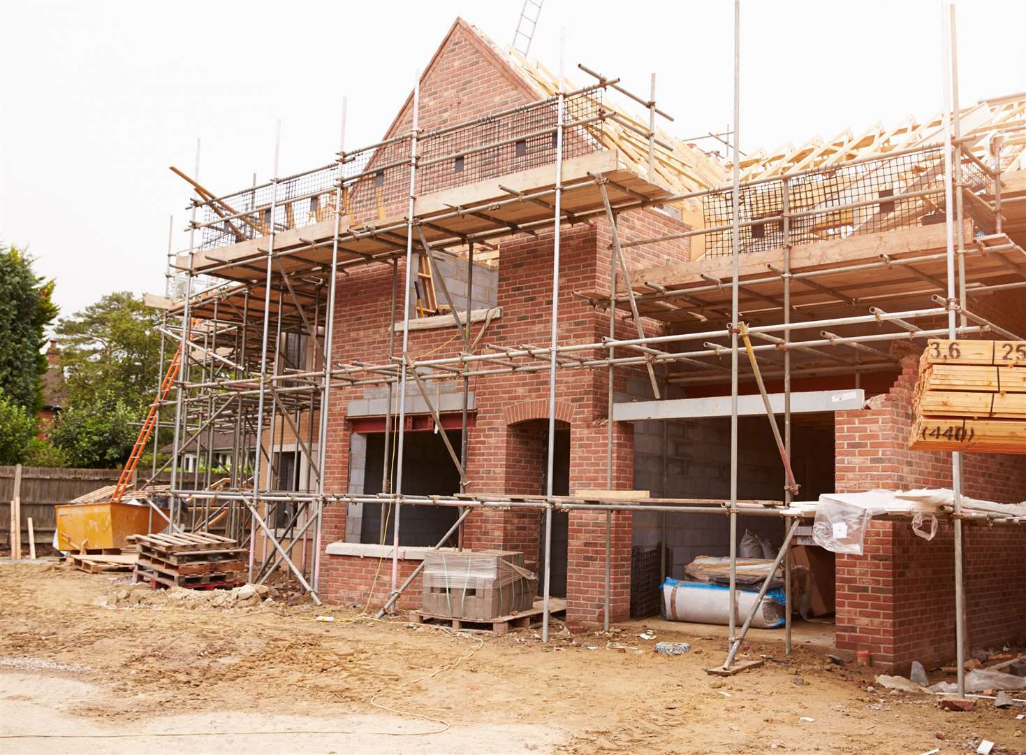 A housing developer is hosting a public exhibition tomorrow to seek views on its proposal to build a large number of houses on Skates Lane in Tadley