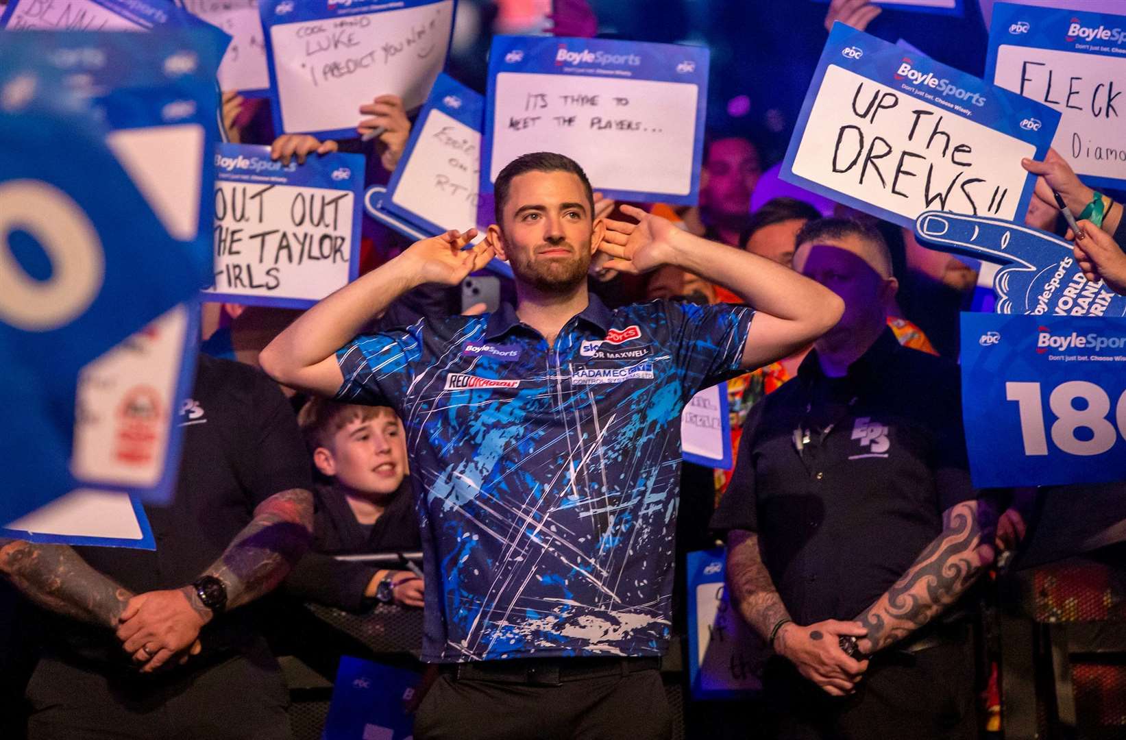 Luke Humphries in the World Grand Prix darts final - Photo: Simon O'Connor/PDC
