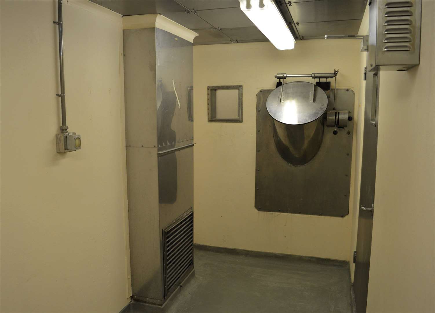 Shower Room and clothes disposal shute. (59448116)