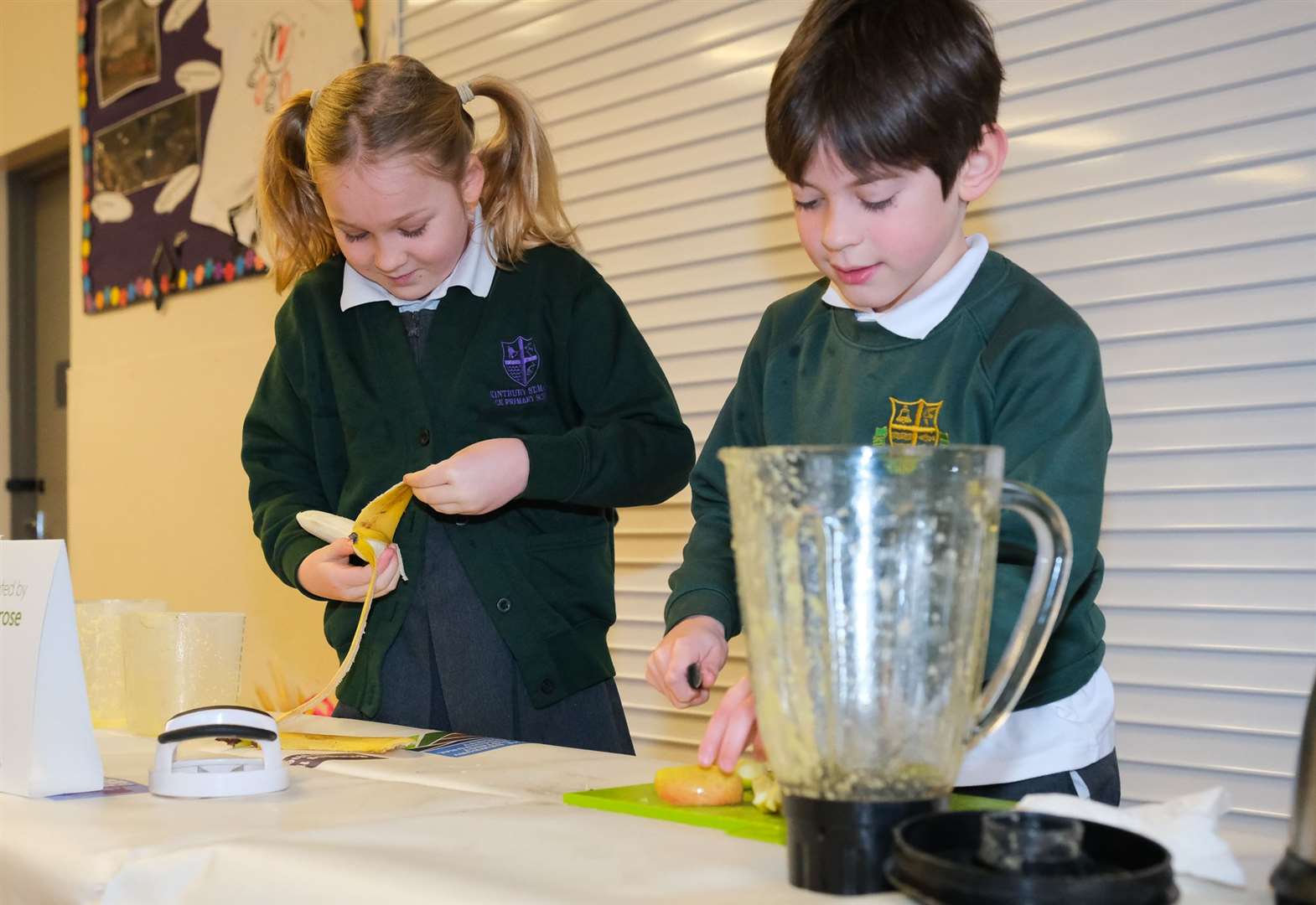 Year 4 at Kintbury School.Ref: 03-1322. (54449781)