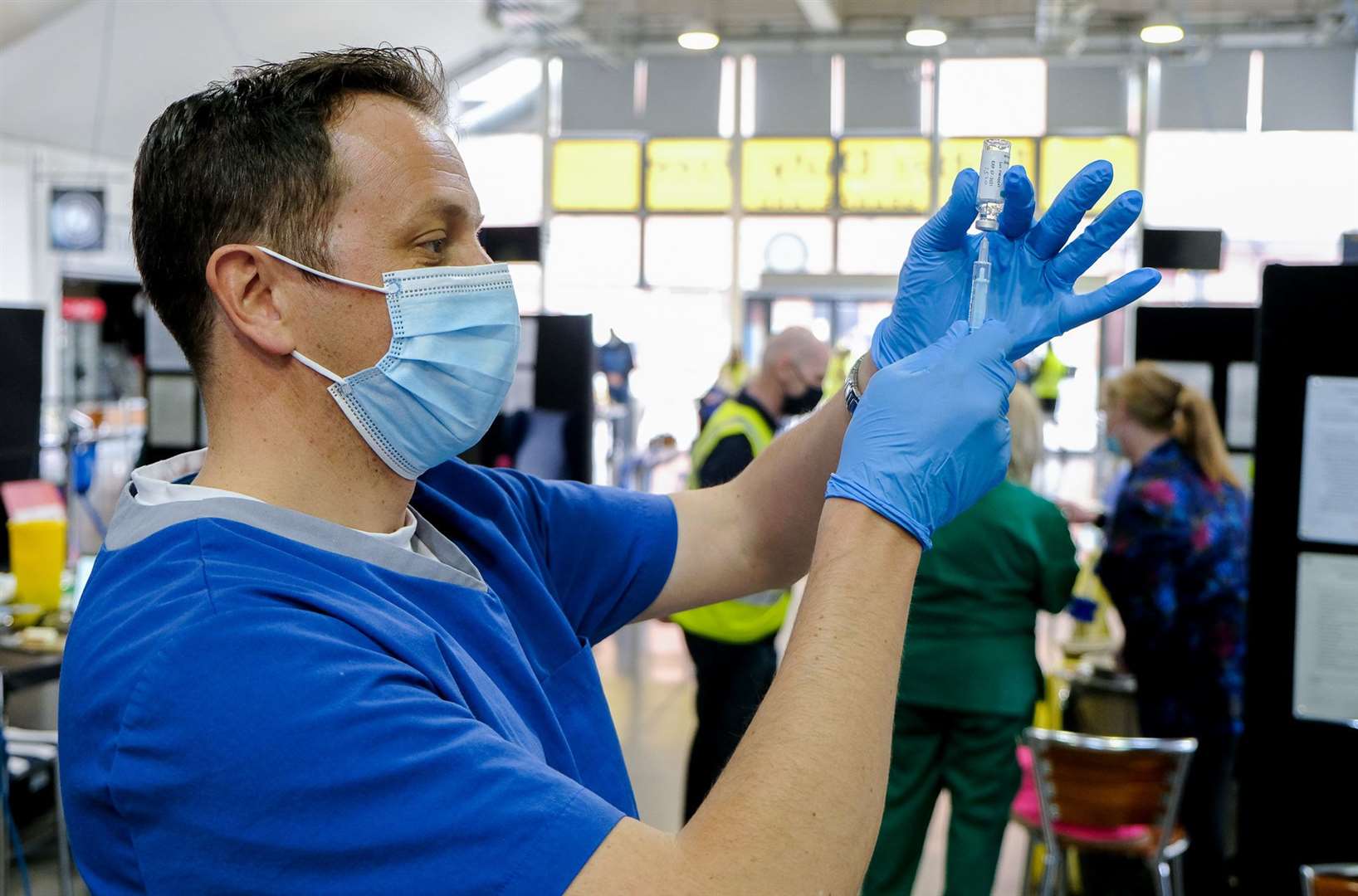 Newbury Racecourse vaccination centre - Dr Ben Curtis from Downland practice . Picture Phil Cannings. (46654664)