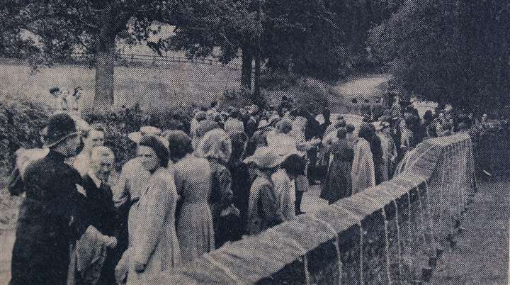 Waiting to catch a glimpse of Princess Elizabeth in Highclere in 1949
