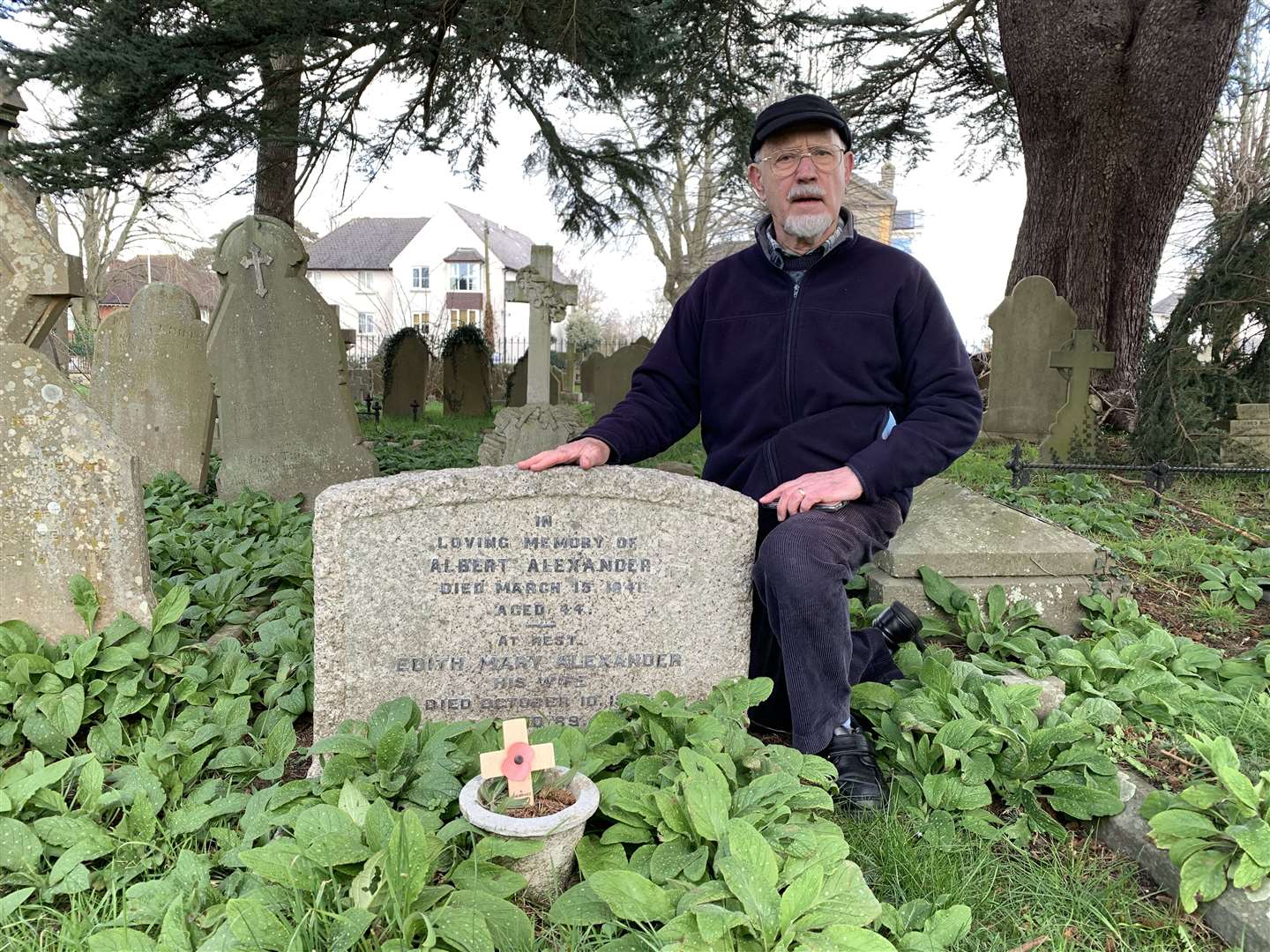 Brian Sylvester at the grave of Albert Alexander (55573063)