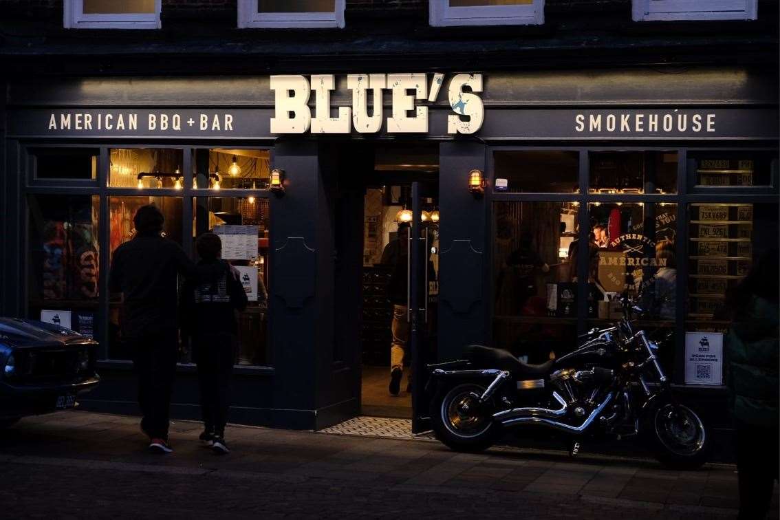 Opening night of Blue Smokehouse (51818105)