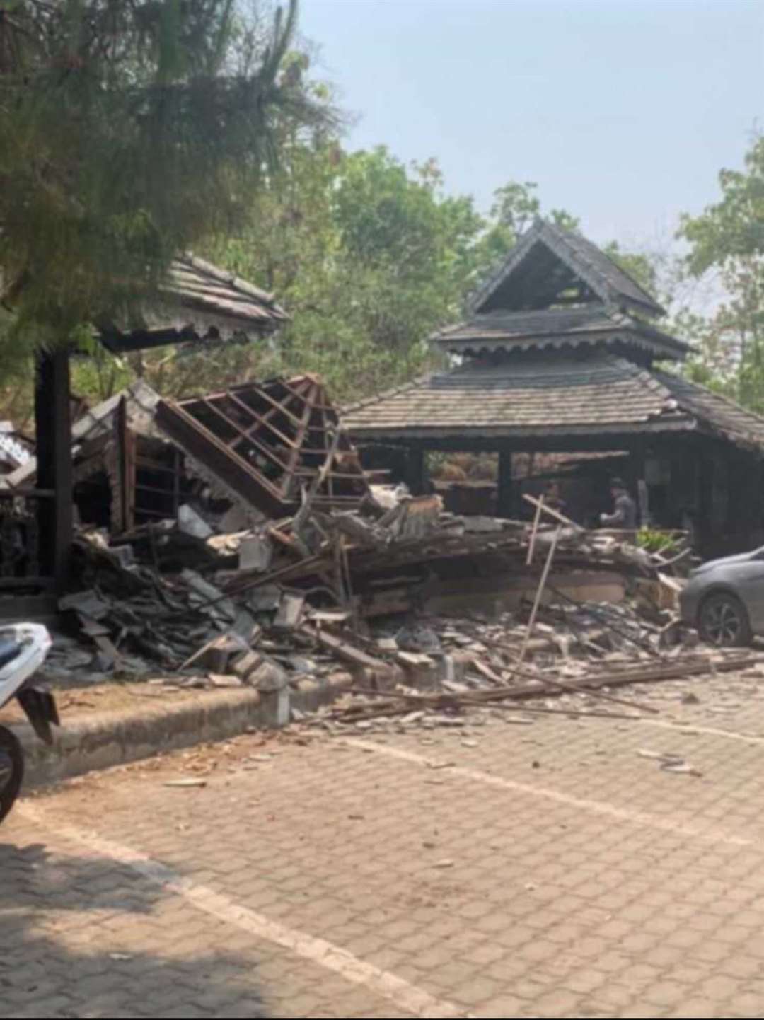 One of the collapsed buildings in Chiang Mai (Picture by Jon Hicks)