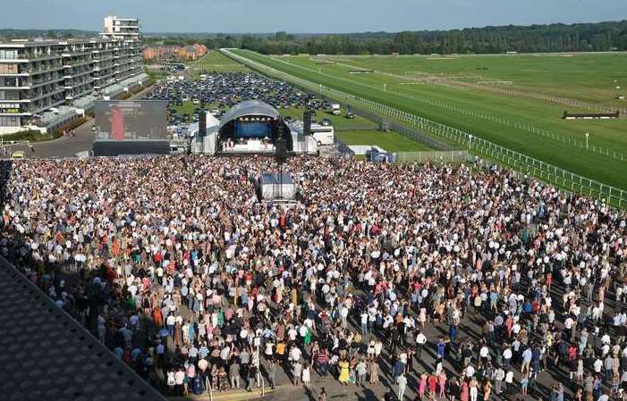 Olly Murs at Newbury Racecourse 2021 Pic: Phil Cannings