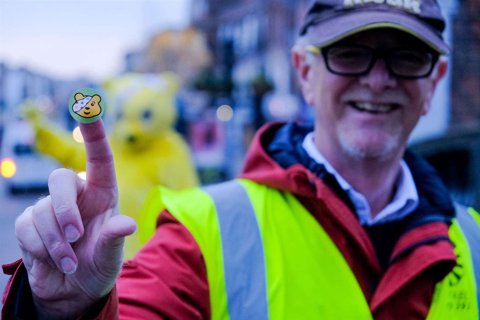 Newbury 41 Club collecting money on Northbrook Street for Children in Need. Ref: 47-0121.