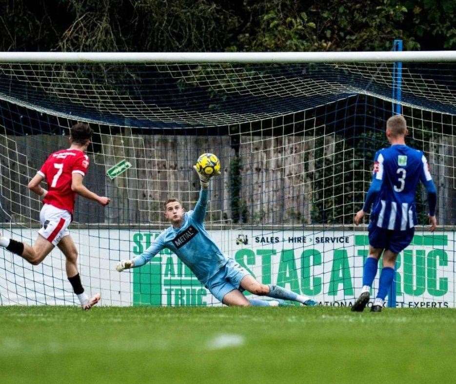 Thatcham goalkeeper James Sharlott