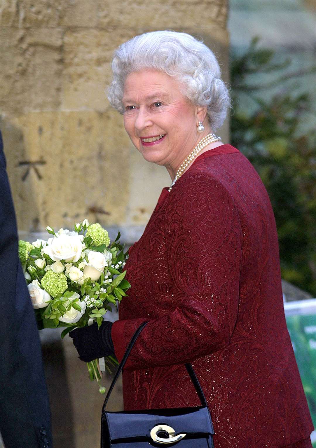 The Queen visits St Nicholas Church, Newbury in 2003. Picture By Jason