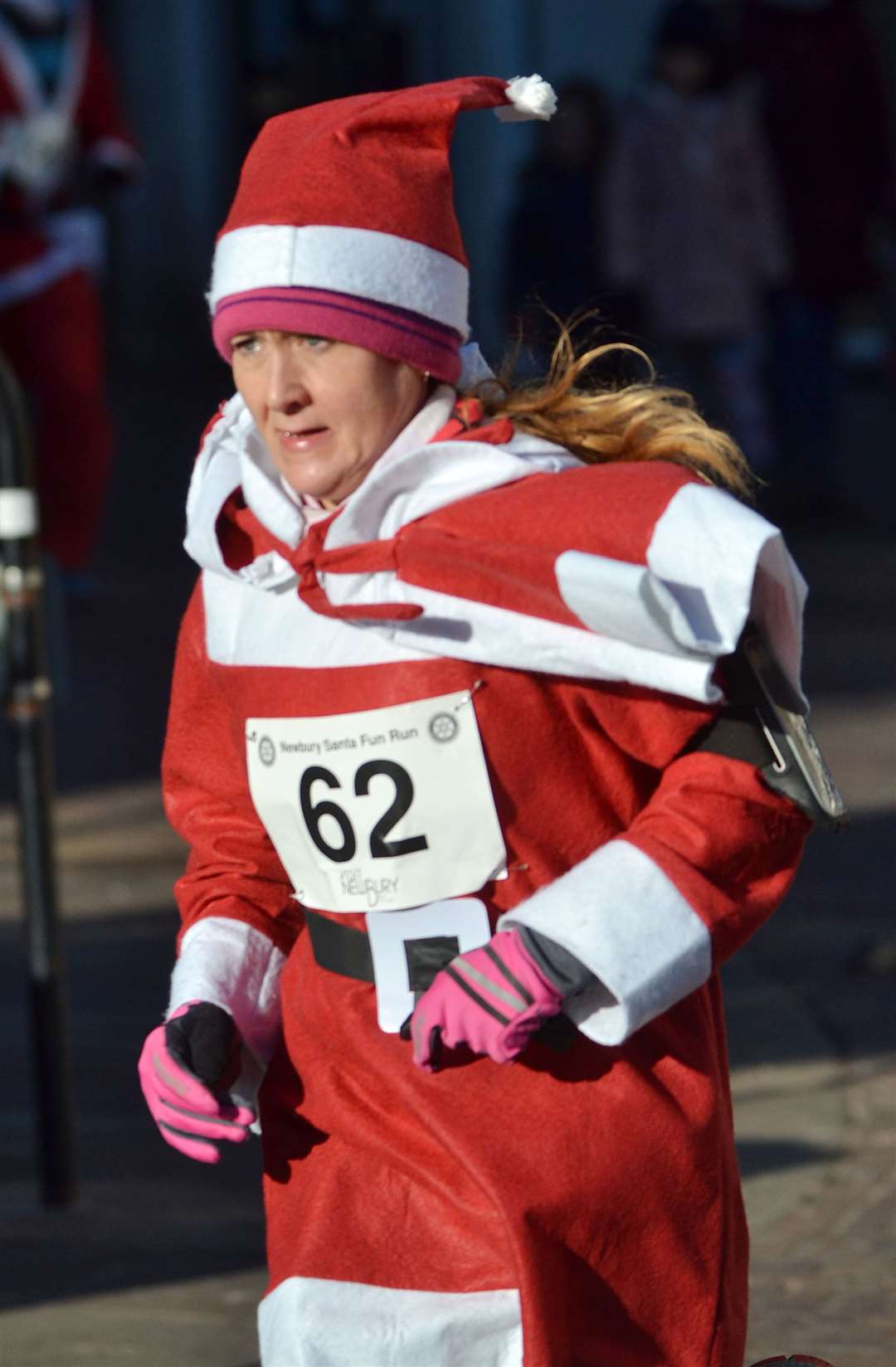 Newbury Santa Run pic chris forsey 28/11/21.Ref:48-1821. (53386166)