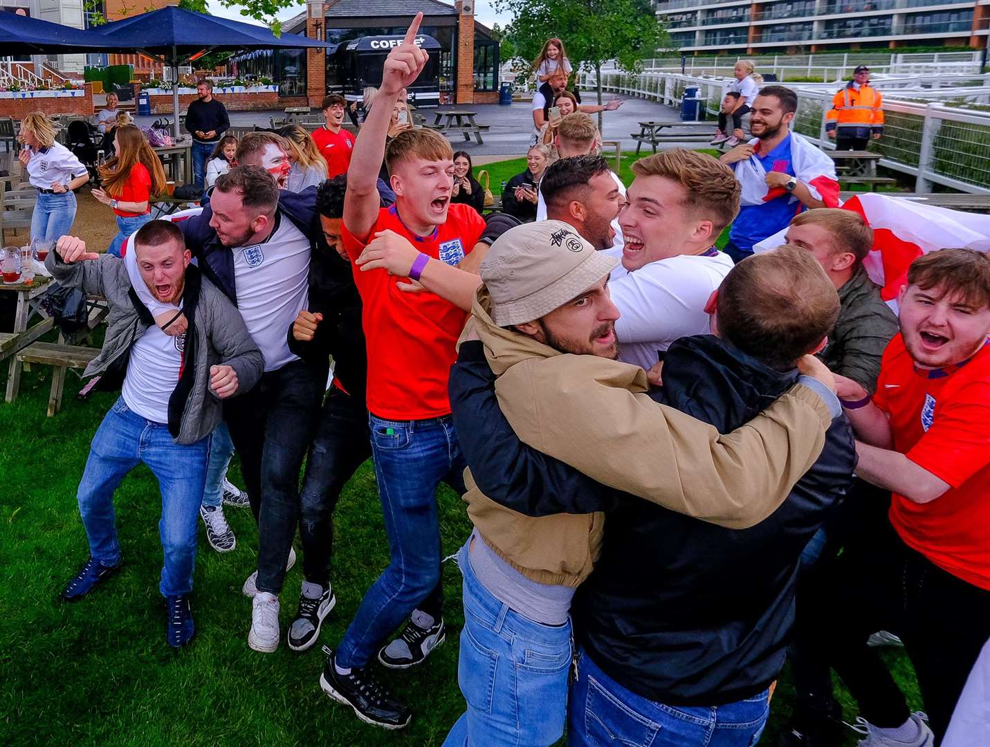 England fans watch the game at Newbury Racecourse.Ref: 28-0921.. (49111976)