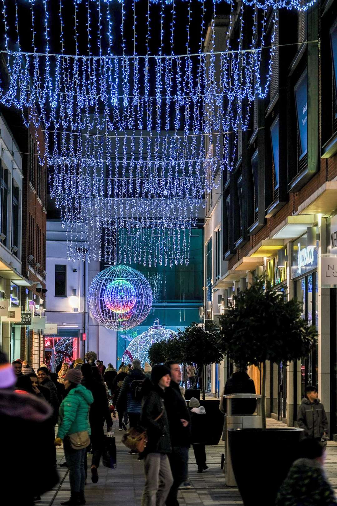 It's Christmas! Newbury kicks off the festive season with annual Lights