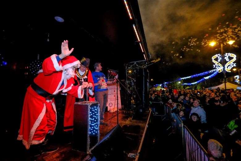 Thatcham Christmas light switch on in 2019. (53353476)