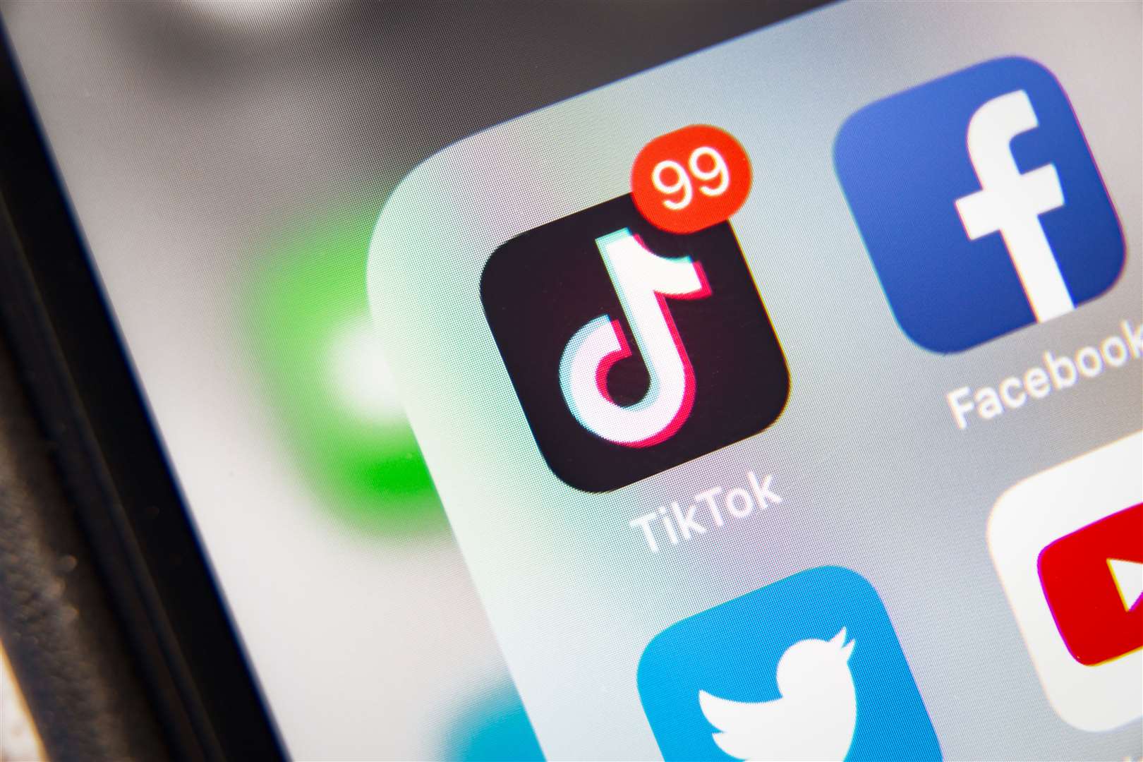 TikTok yeni nesillere bilinçli alışveriş yapmayı mı öğretiyor?  Stok fotoğraf.