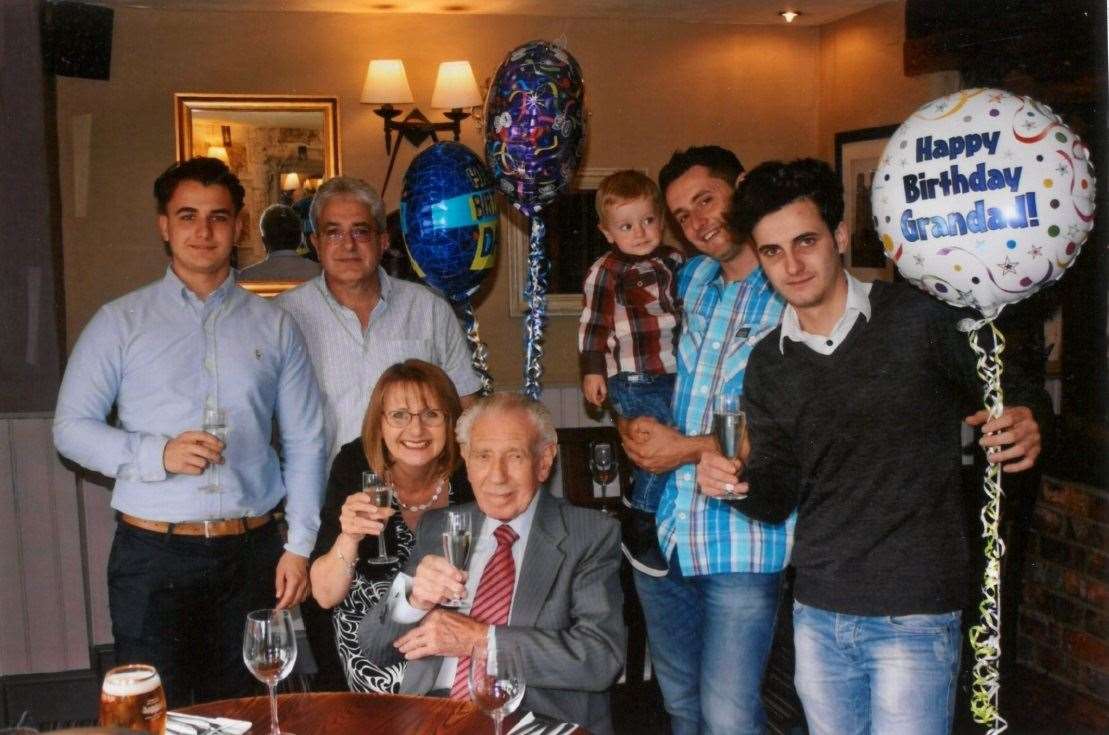 Jack Carter with his family (56897574)