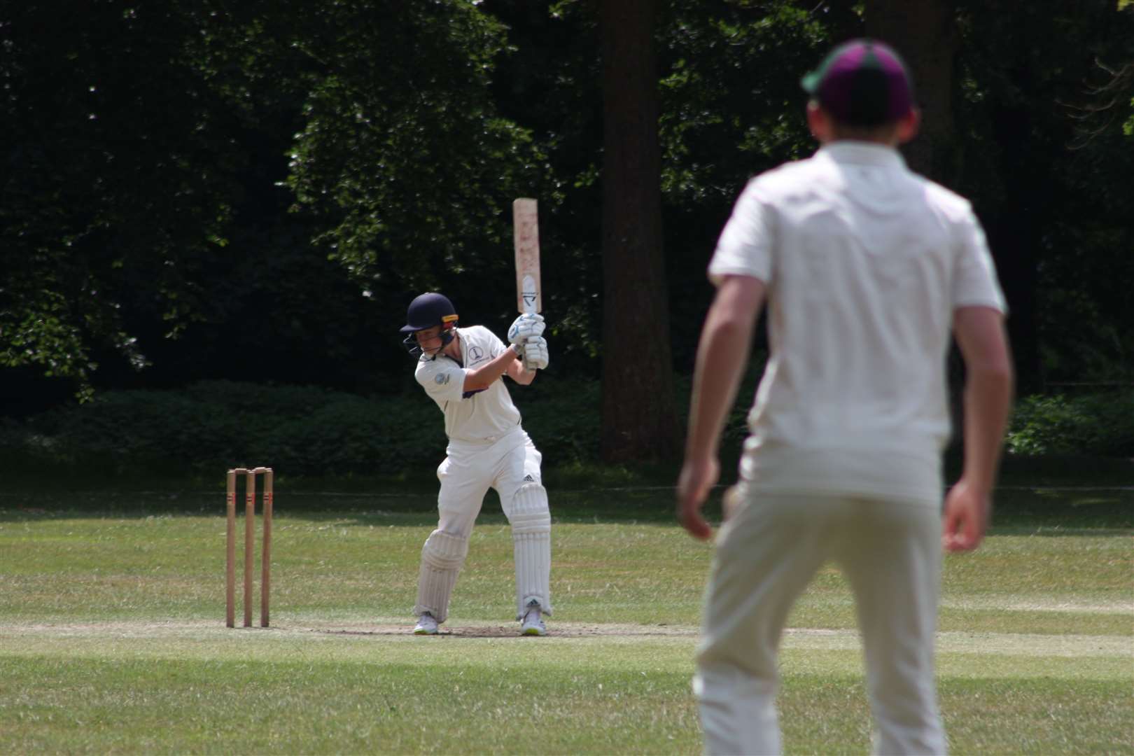 Max Seaward (33 and 2-3) plays a cut shot