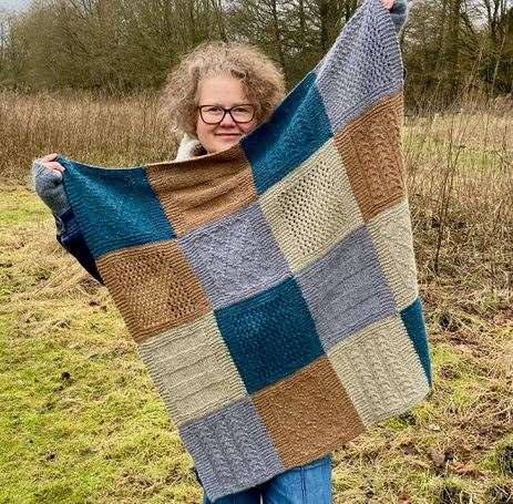 Hannah Gilly, knitted balnket mix-it-up teal grey stone and cinnamon