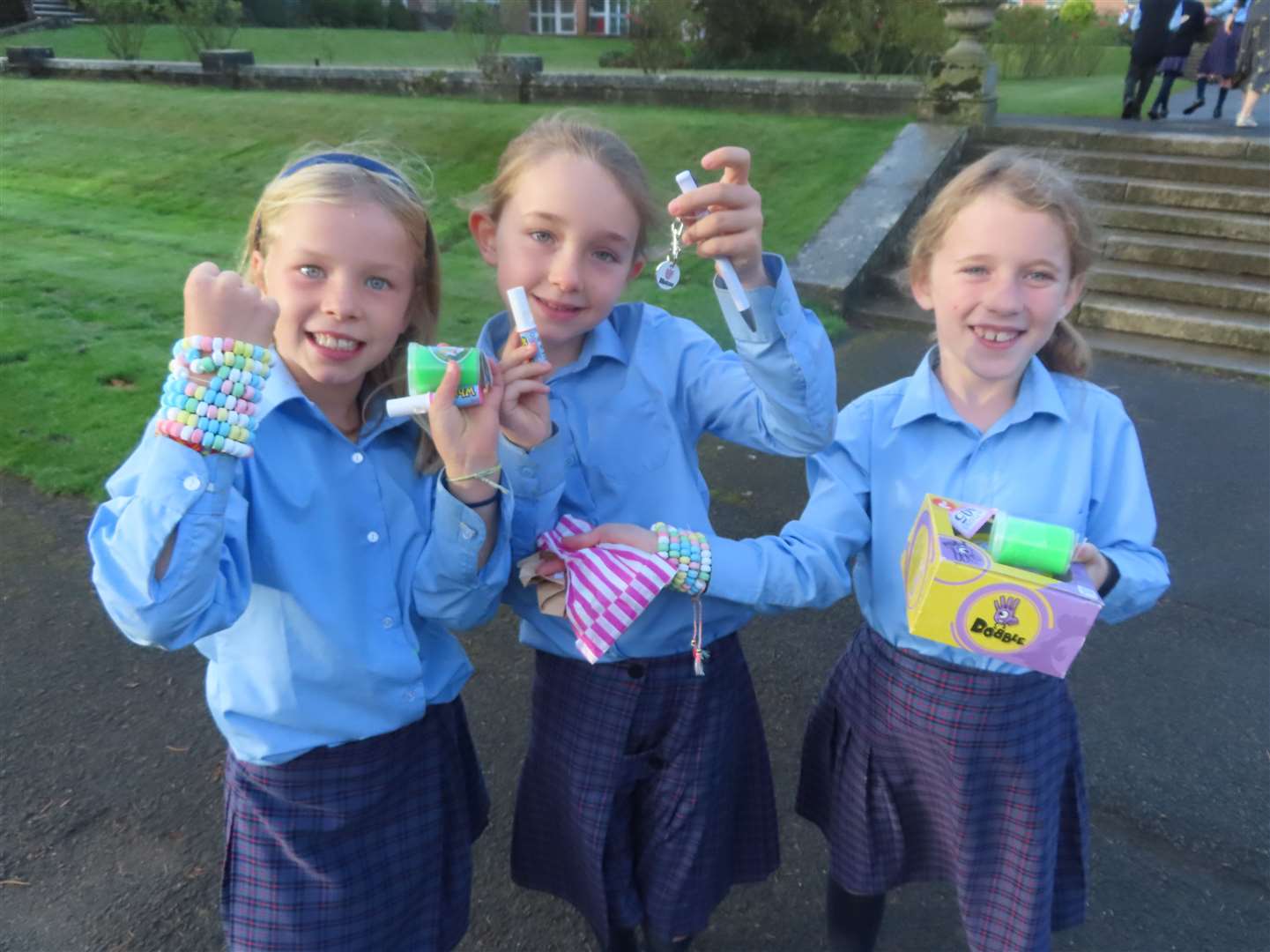 Elstree School pupils enjoying their gifts fair