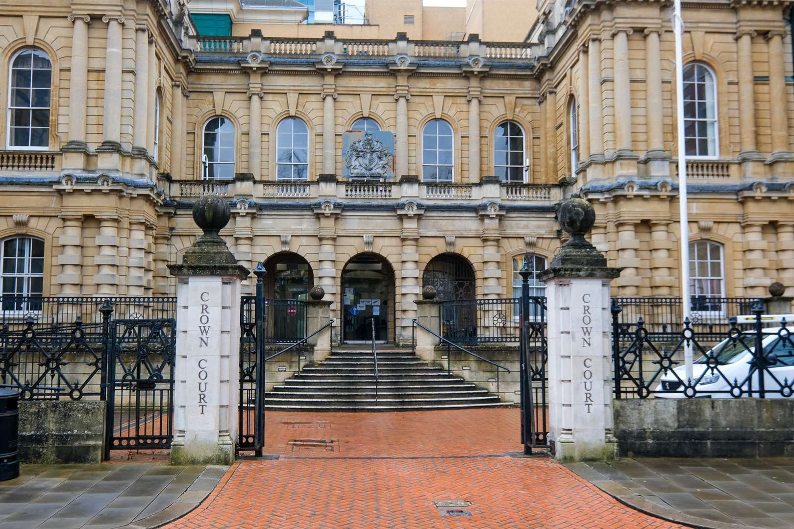 Reading Crown Court. (55914701)