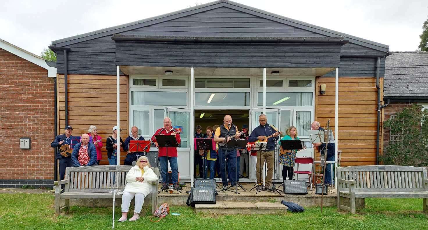 Musical entertainment at Brightwalton Fete. Credit: Katherine Moore