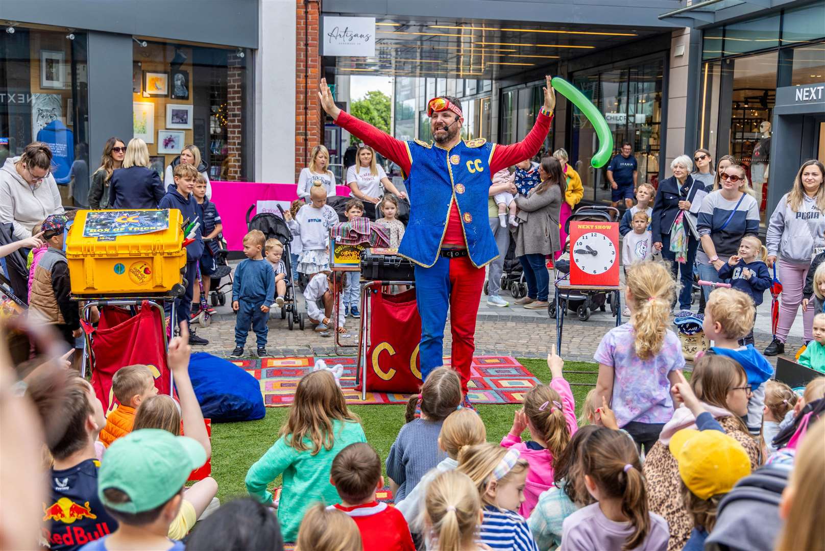 Entertaining the crowds at Parkway