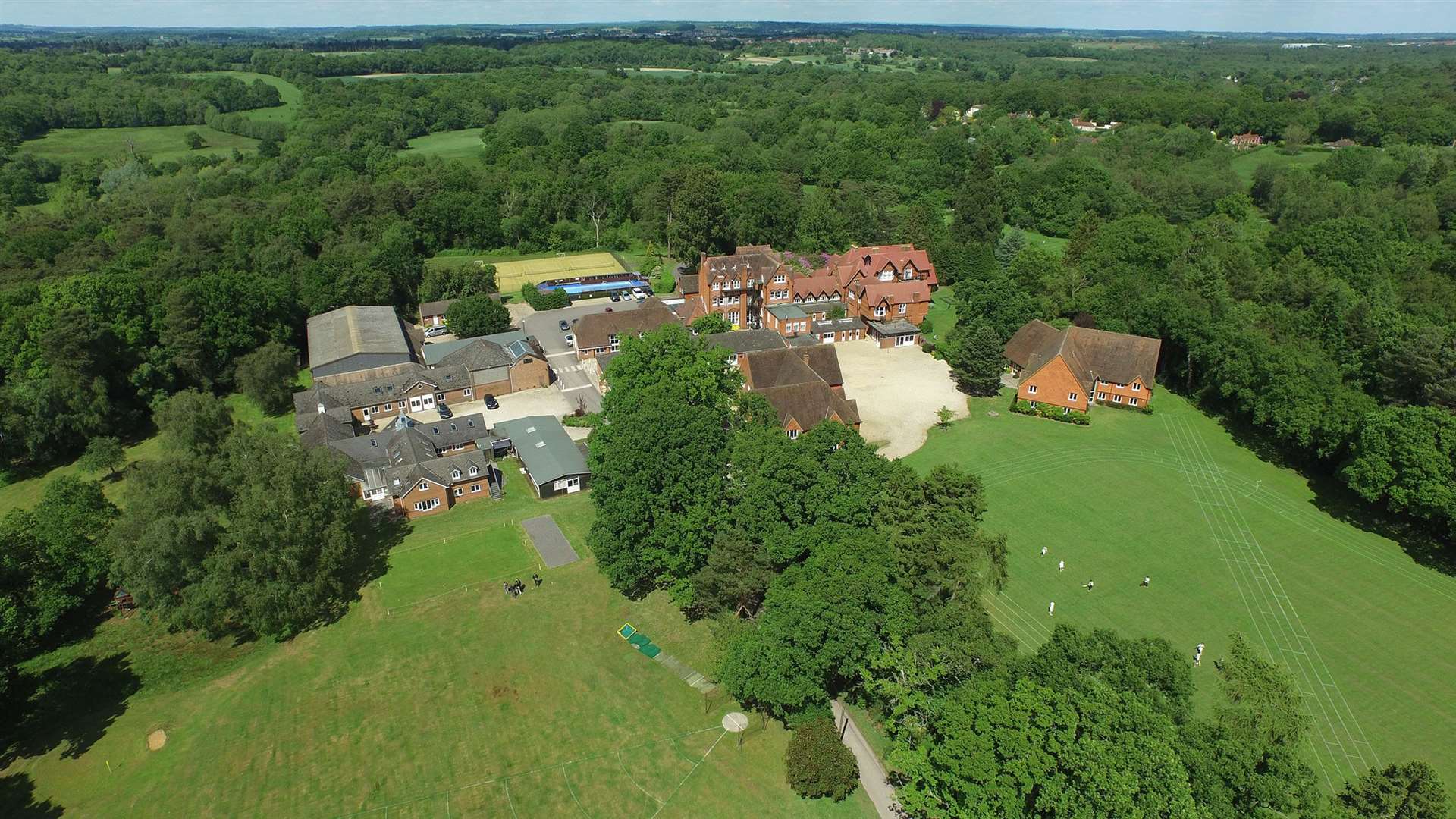 Horris Hill aerial view (56442017)